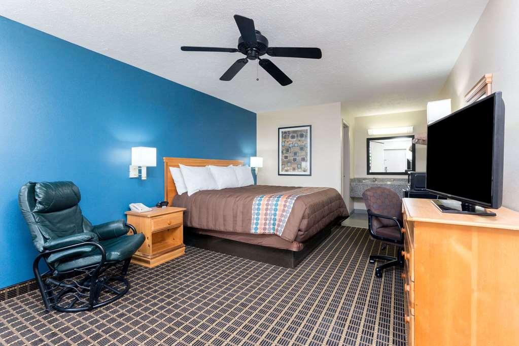 Days Inn By Wyndham Forest Rom bilde