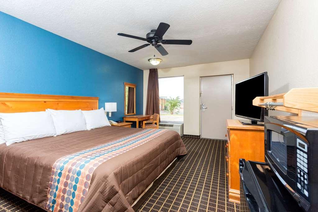 Days Inn By Wyndham Forest Rom bilde